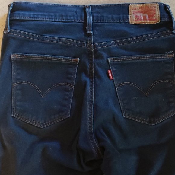 Levi's - Picture 3 of 6